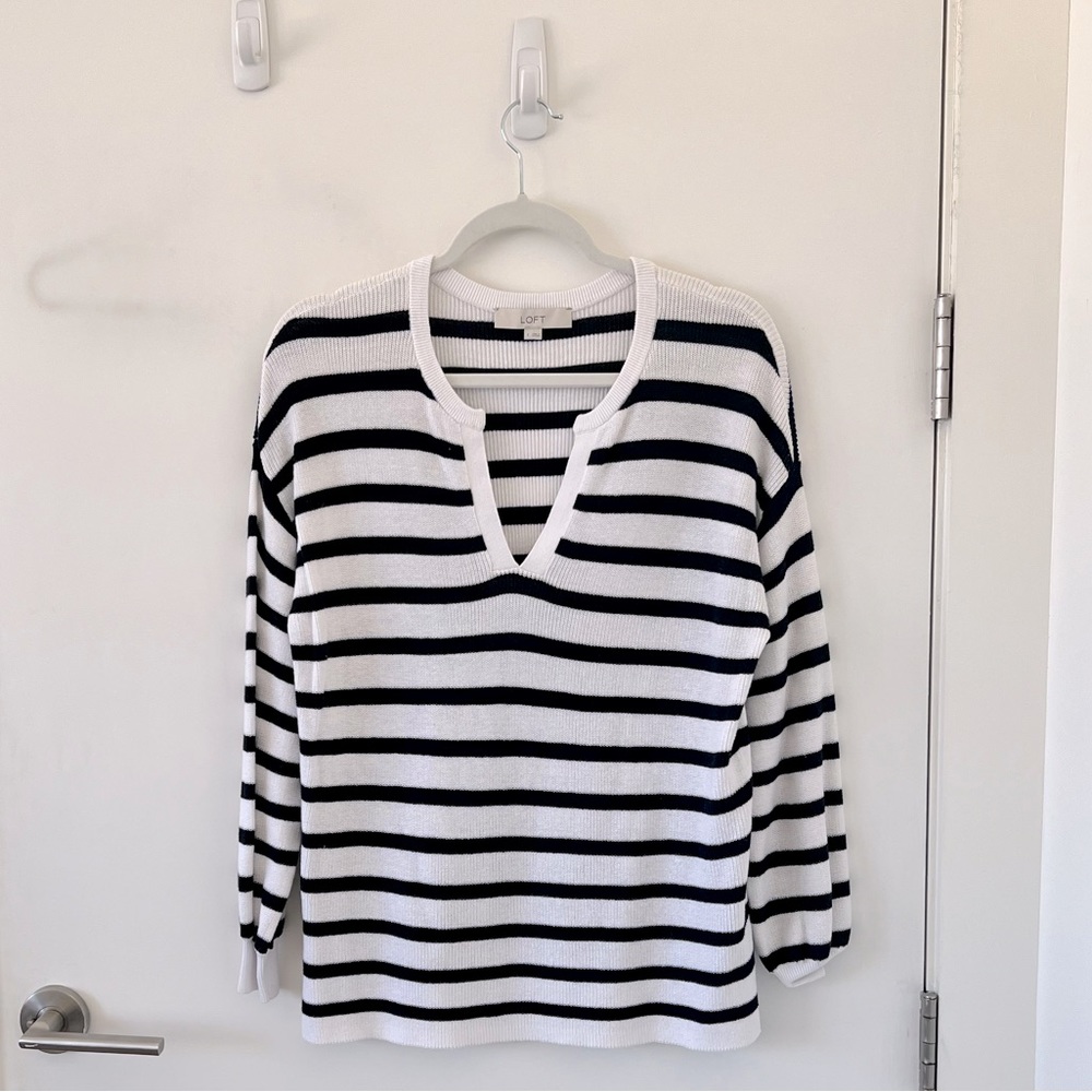 Loft Light Knit Sweater Size Small NWOT